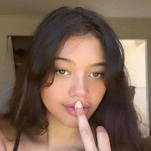 Meet your Posher, Cleo